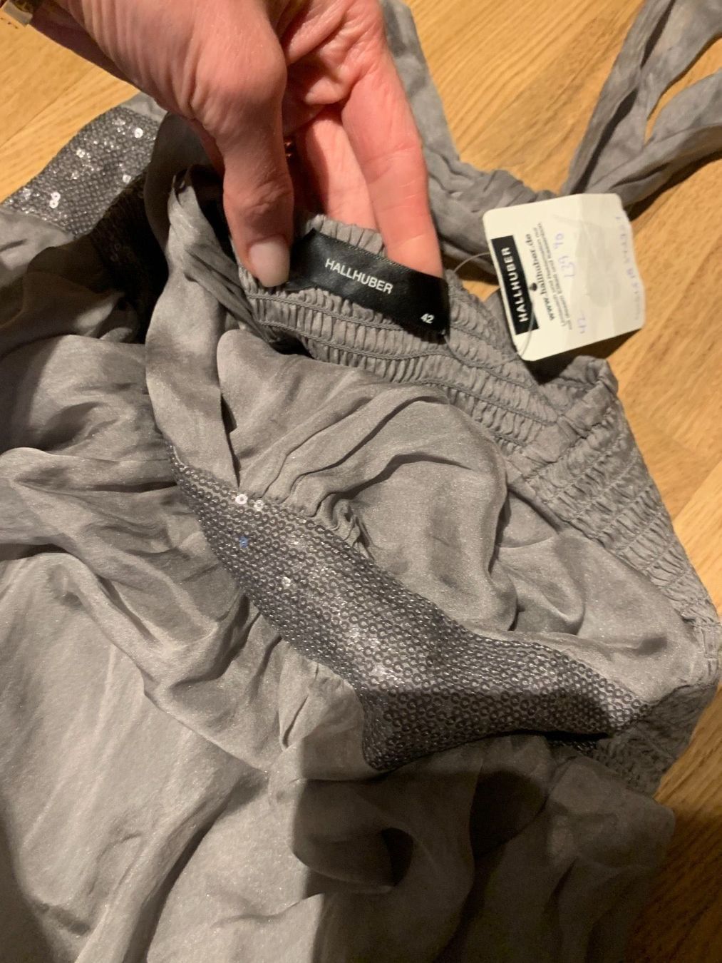 Hallhuber Vestiti: Hallhuber 100% seide Kleid grau 42 – Usato da Ottenbach venduto da Suni_82 4