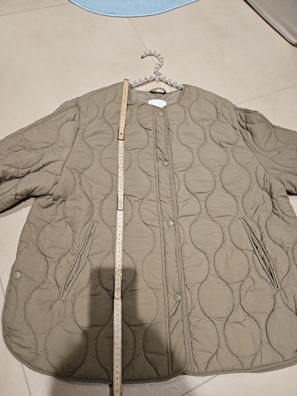 H&M Jacken: Steppjacke H&M khaki gr.L oversize – Gebraucht aus Allschwil von na.wi.90 4
