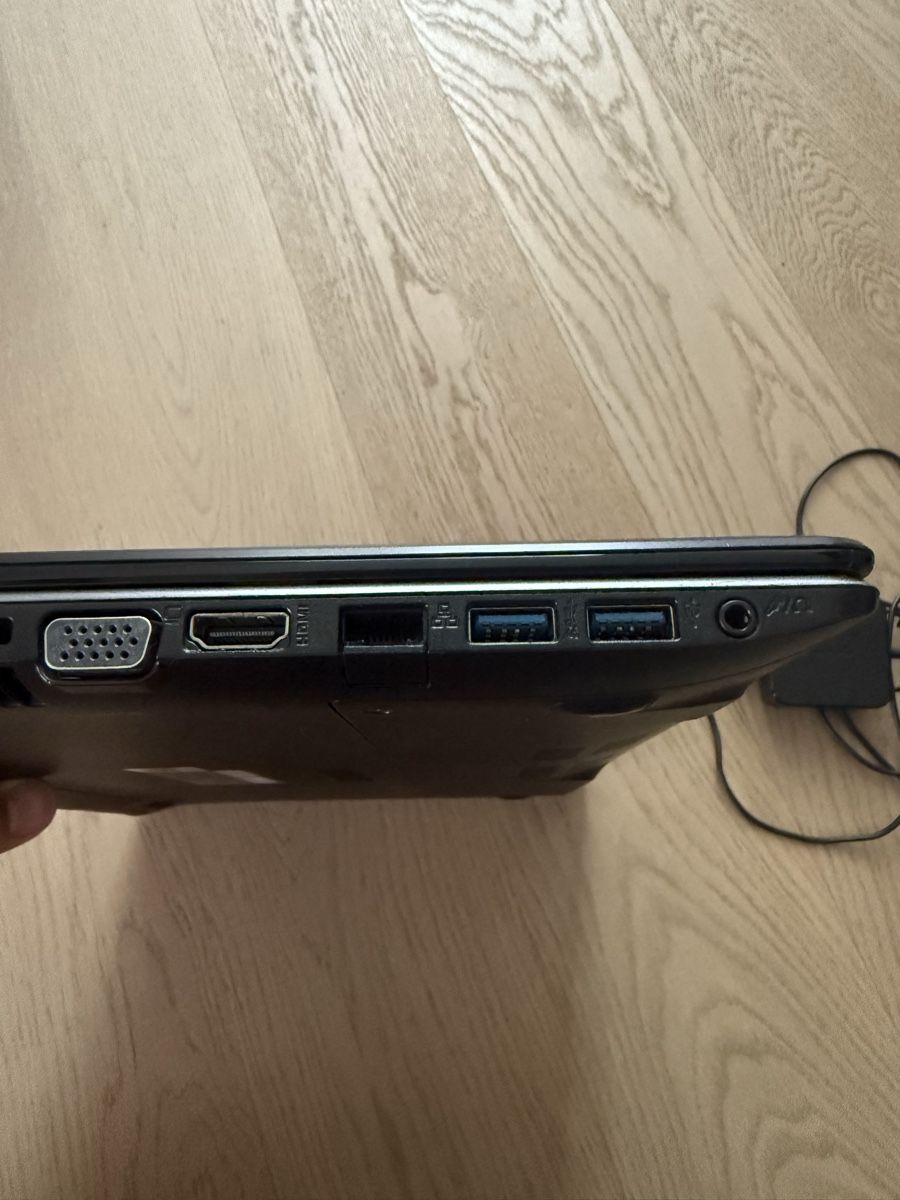 Asus Notebook: ASUS Laptop – Usato da Dietlikon venduto da DIVO 2
