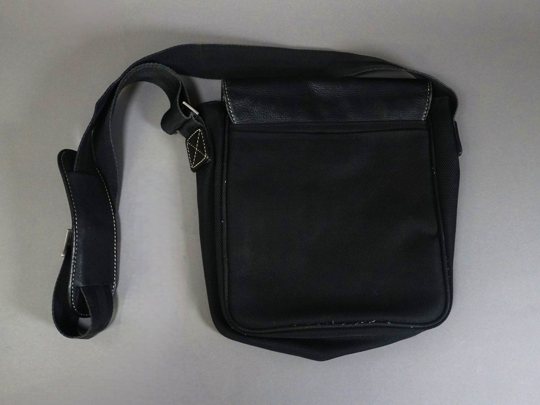 Navyboot Taschen: Navyboot Herrenumhängetasche – Gebraucht aus Pratteln von Restwert_Pratteln 1