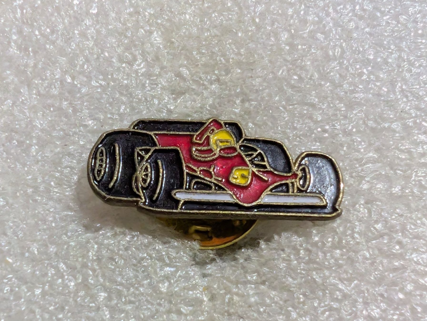 Placchette & Badge: Ansteckpin 214: Rennauto – Usato da Oppligen venduto da Pin-Fall-Shop
