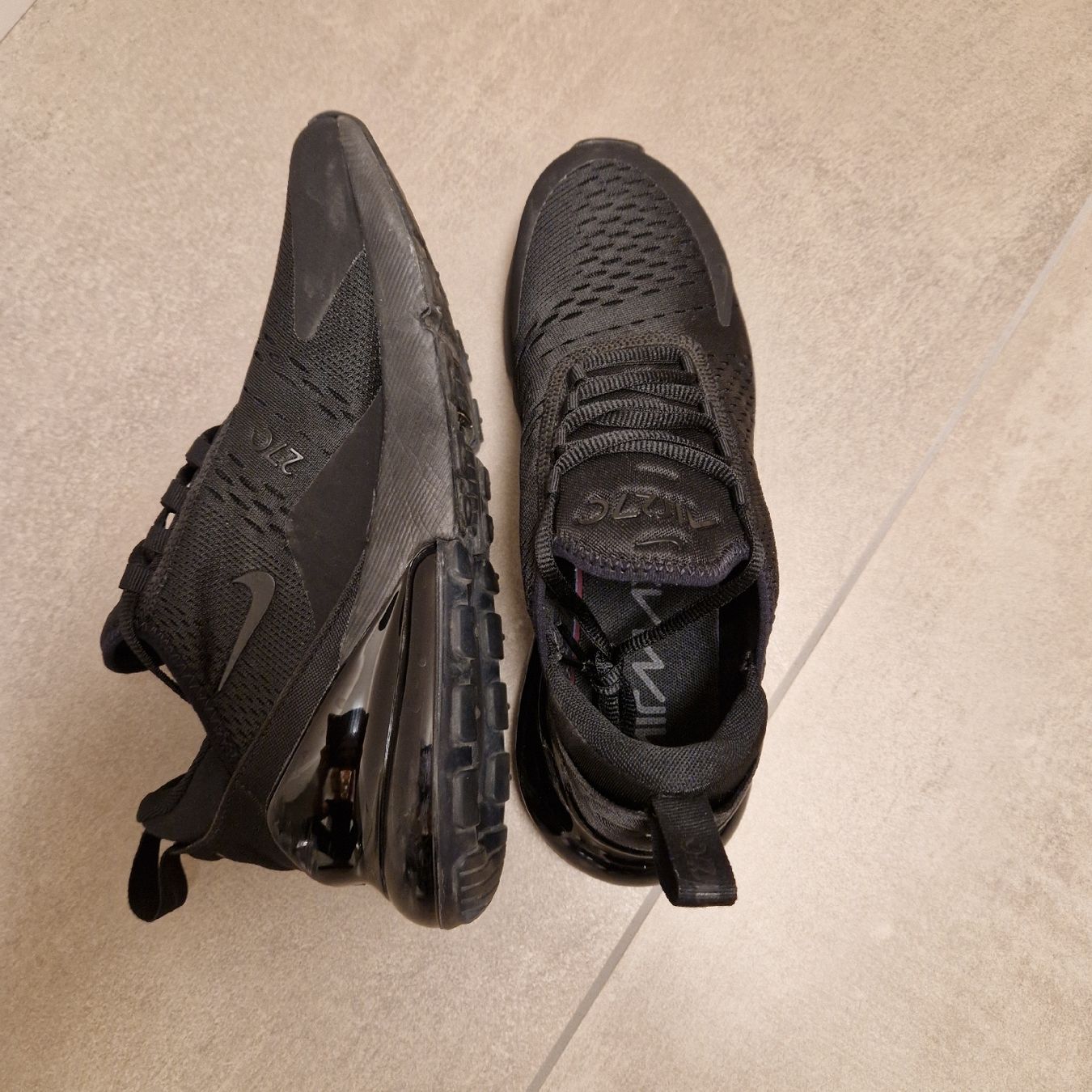Nike Damenschuhe: Nike AIR MAX 270 schwarz – Gebraucht aus Erlinsbach SO von mae_7lcx 1