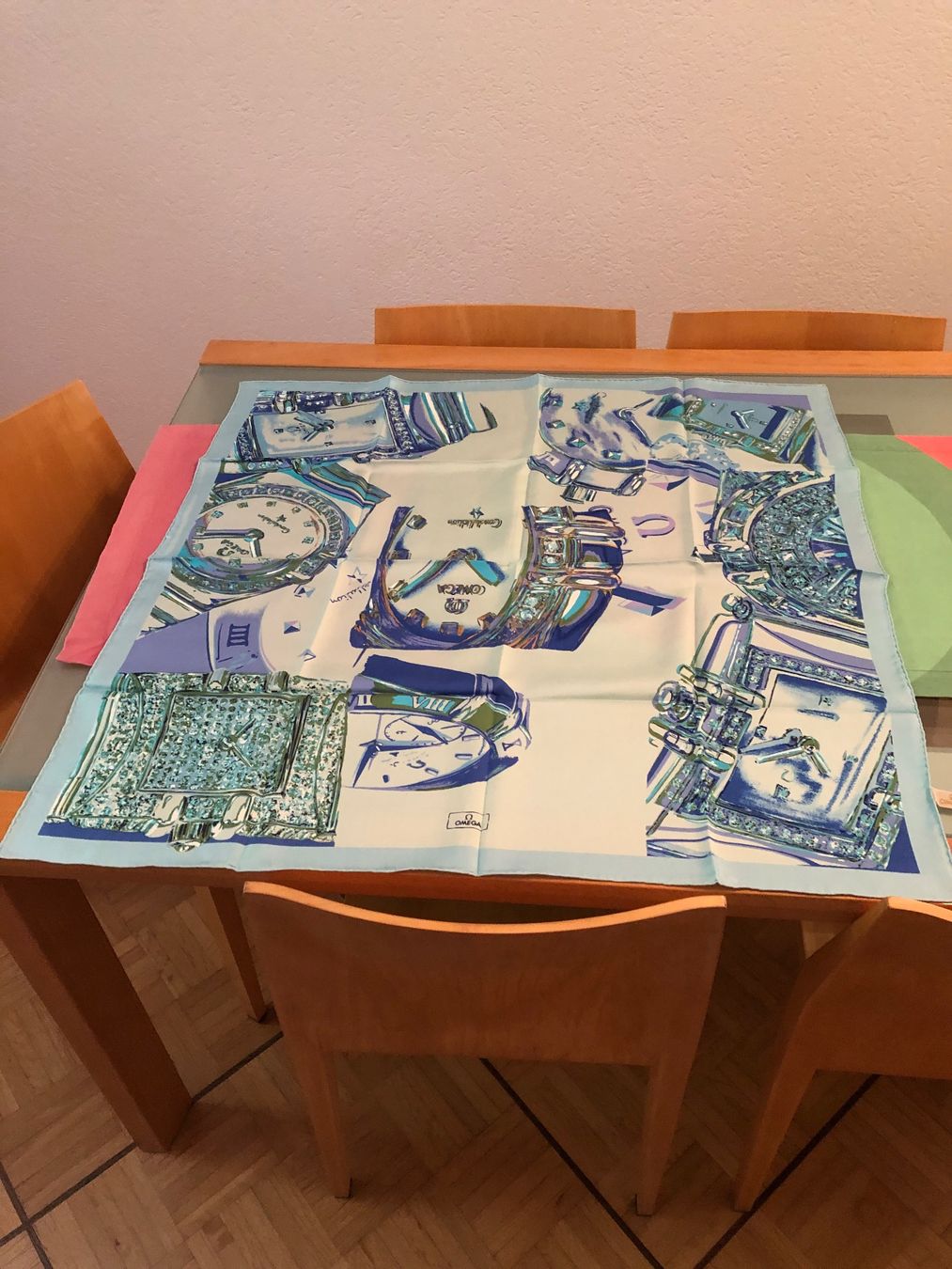 Foulard & Sciarpe: Seiden Foulard Omega – Nuovo e nell'imballaggio originale da Biel/Bienne venduto da winnertaco 3