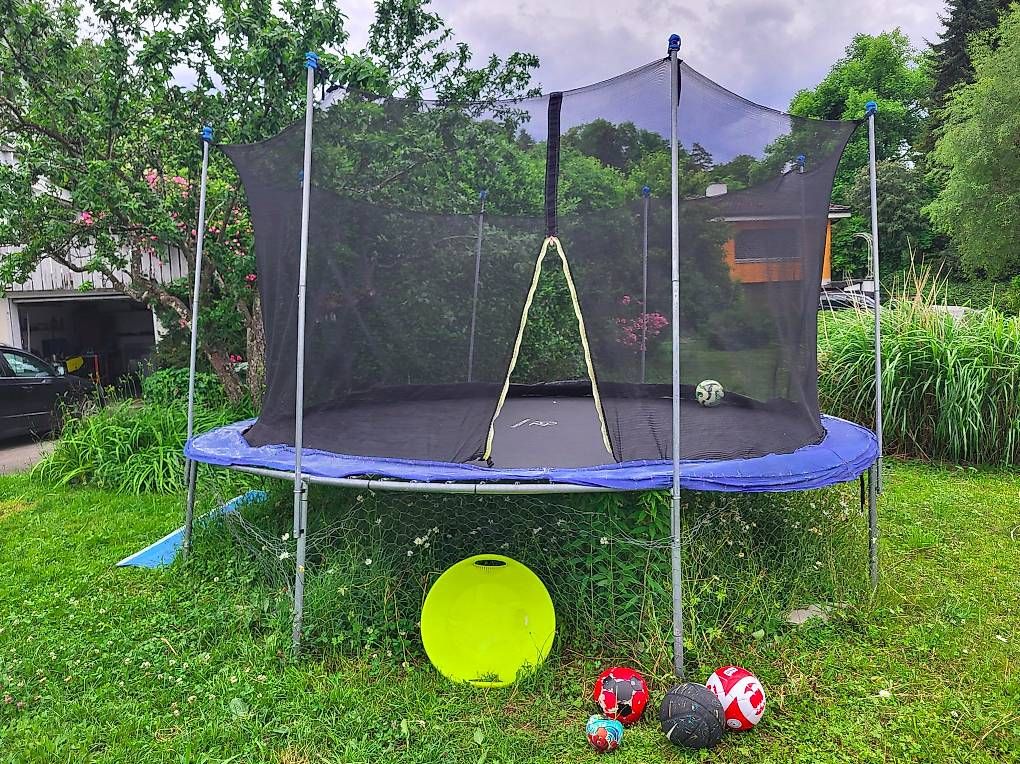 Trampoline: Trampolin ca. 4m Durchmesser – Gebraucht aus Fehraltorf von sab_h6br