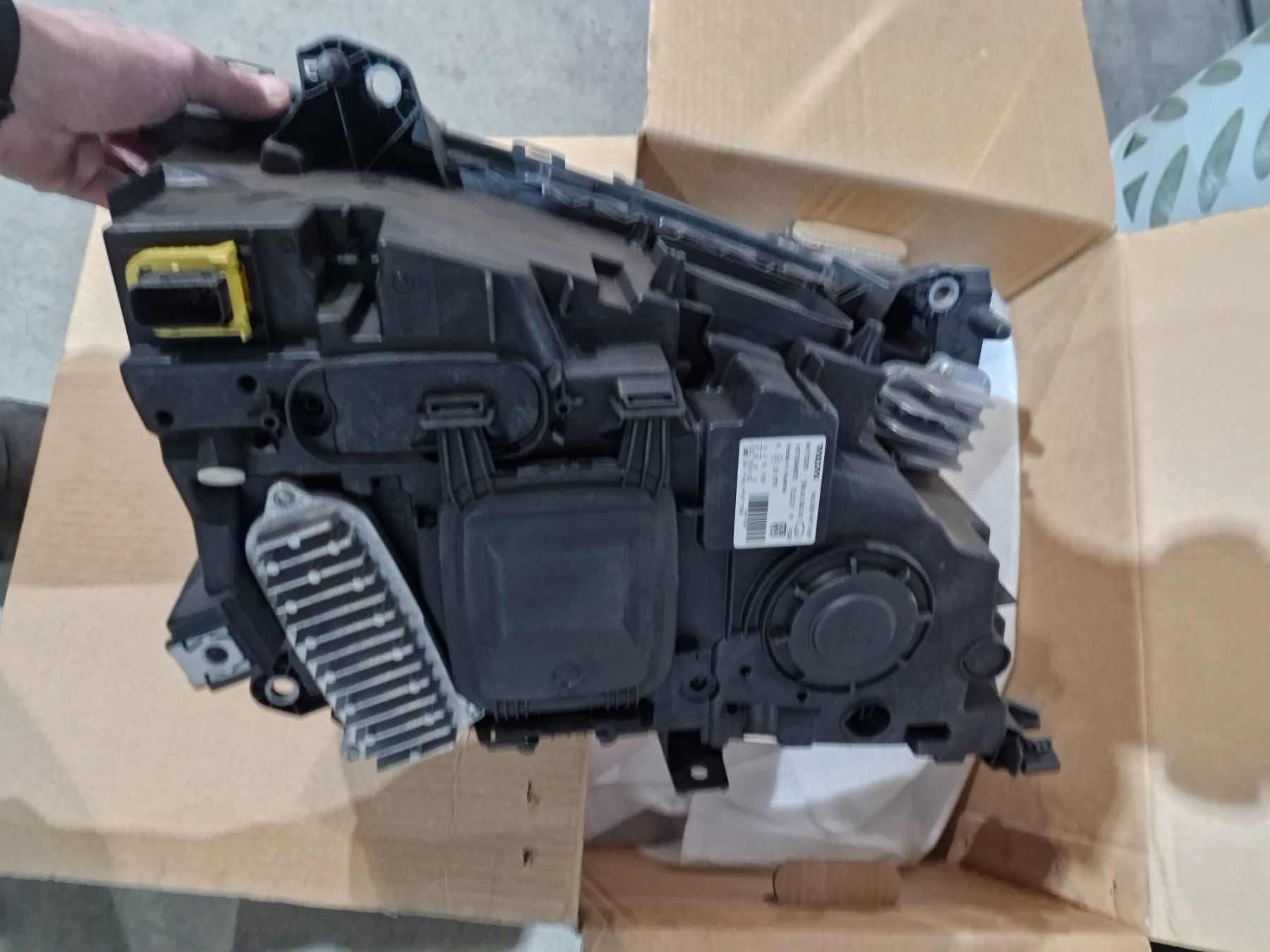 Volvo Scheinwerfer: Frontscheinwerfer NEU, LKW Volvo FMX, Jg. 04.2015 – Neu und originalverpackt aus Rikon im Tösstal von Chrico25 1