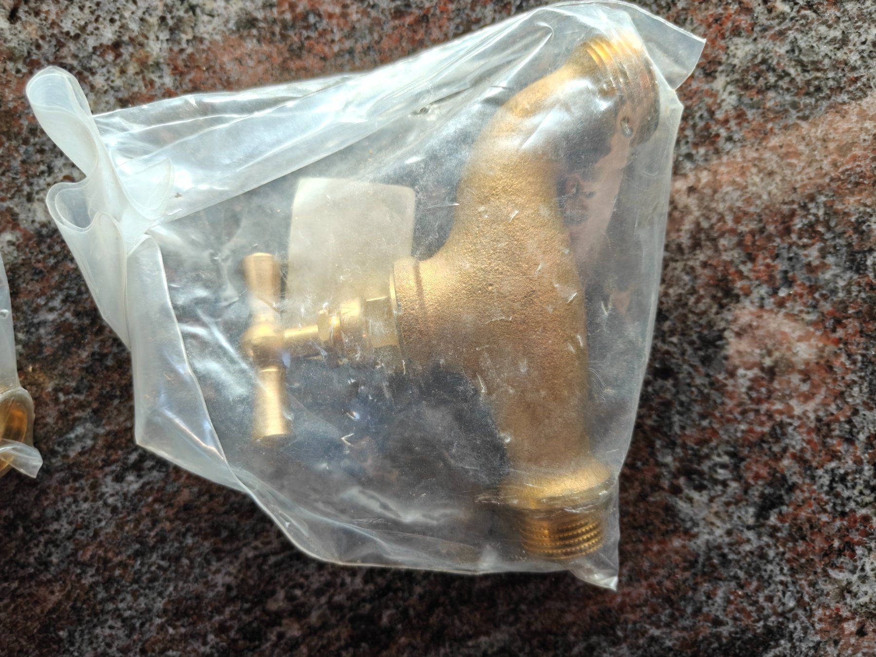 Rubinetteria: Messingwasserhahn  neu – Nuovo e nell'imballaggio originale da Bätterkinden venduto da Elefantenzoo 1