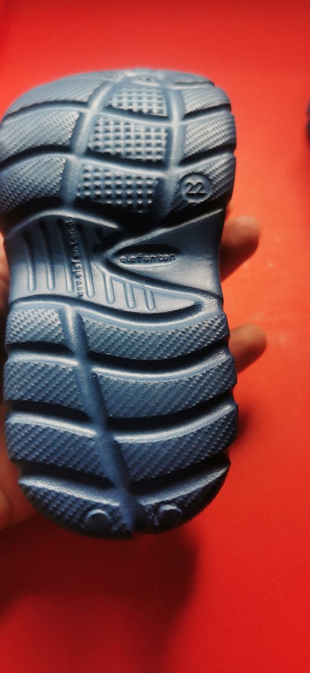 Elefanten Scarpe per ragazzi: Crocs / Sommer Schuhe Gr 22 – Usato da Winterthur venduto da Katyakaterina 5