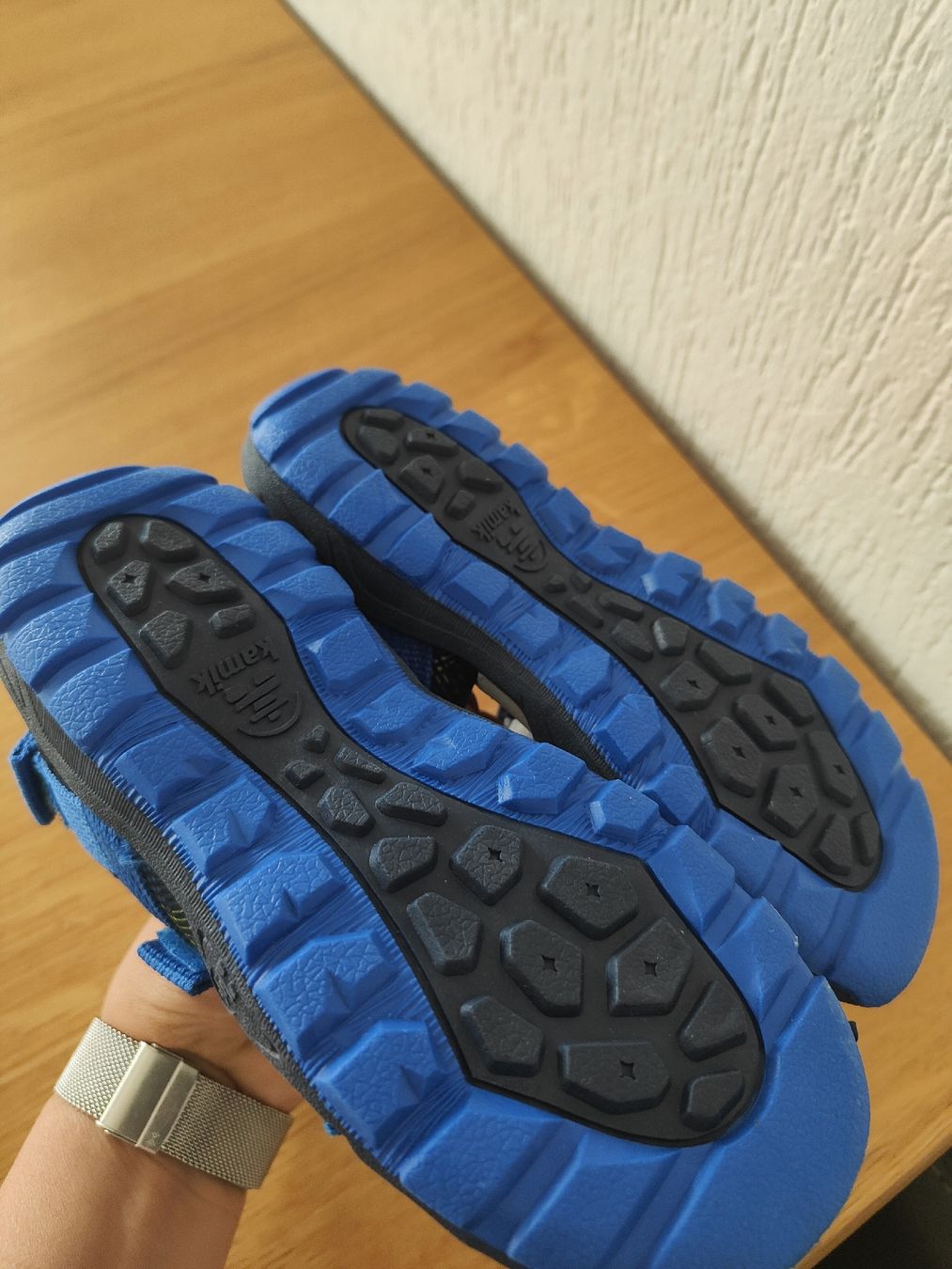 Kamik Schuhe für Jungen: Kamik Sandalen 30 NEU – Neu (gemäss Beschreibung) aus Oberuzwil von Umlobo 1