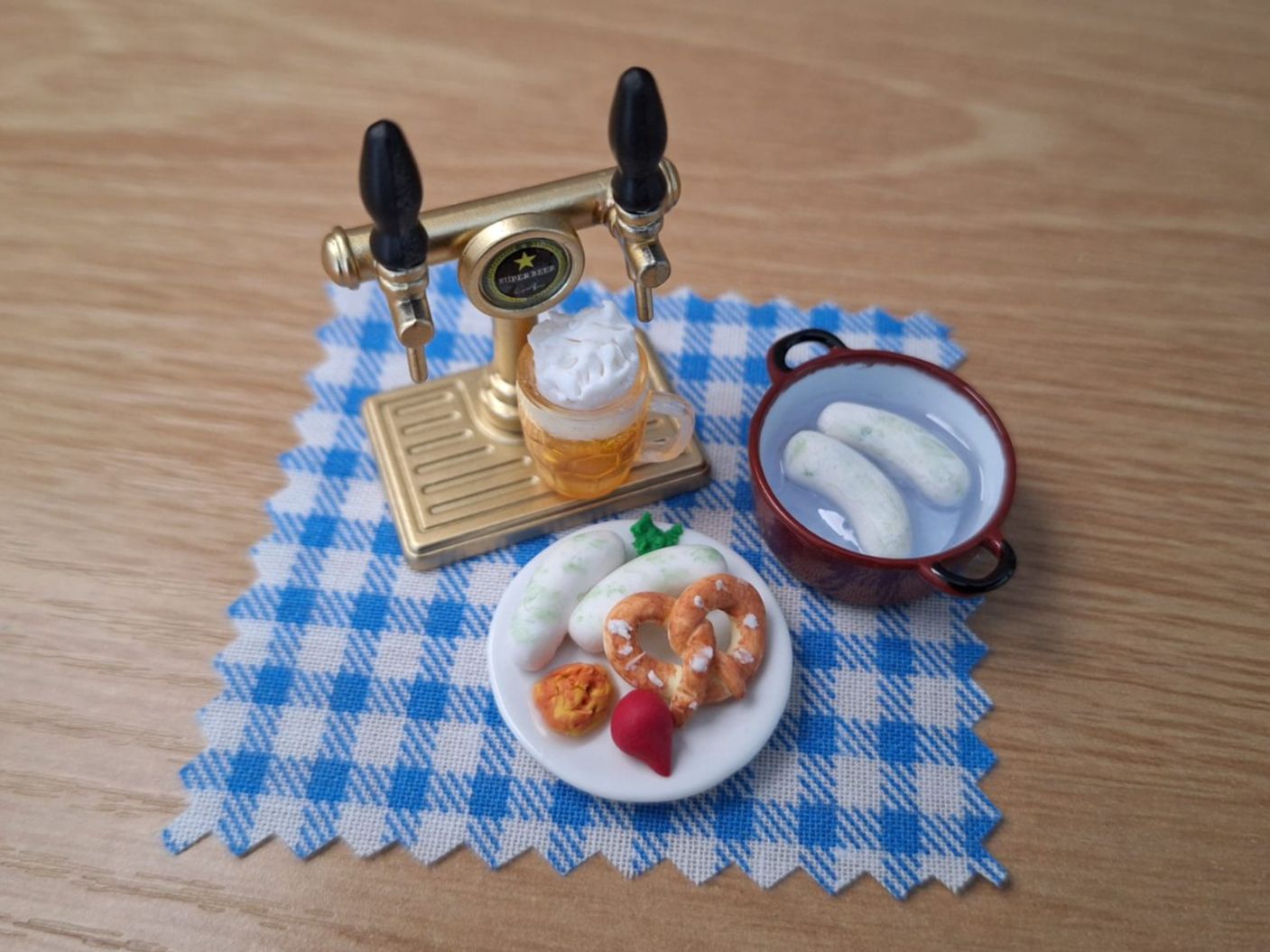Case e mobili per bambole: Handmade Bayrisches Weisswurst Set – Nuovo (secondo la descrizione) da Zürich venduto da HandmadeTinyFood 1