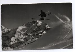 SKI-GELÄNDESPRUNG mit Jungfrau