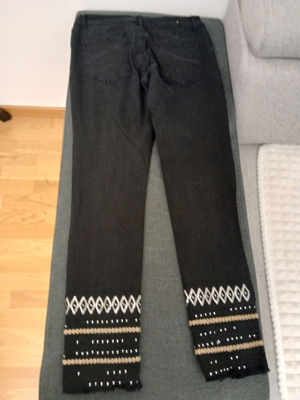 Jeans: Schwarze Jeans mit Pailletten Gr. S – Usato da Glattbrugg venduto da fin_66d8 2