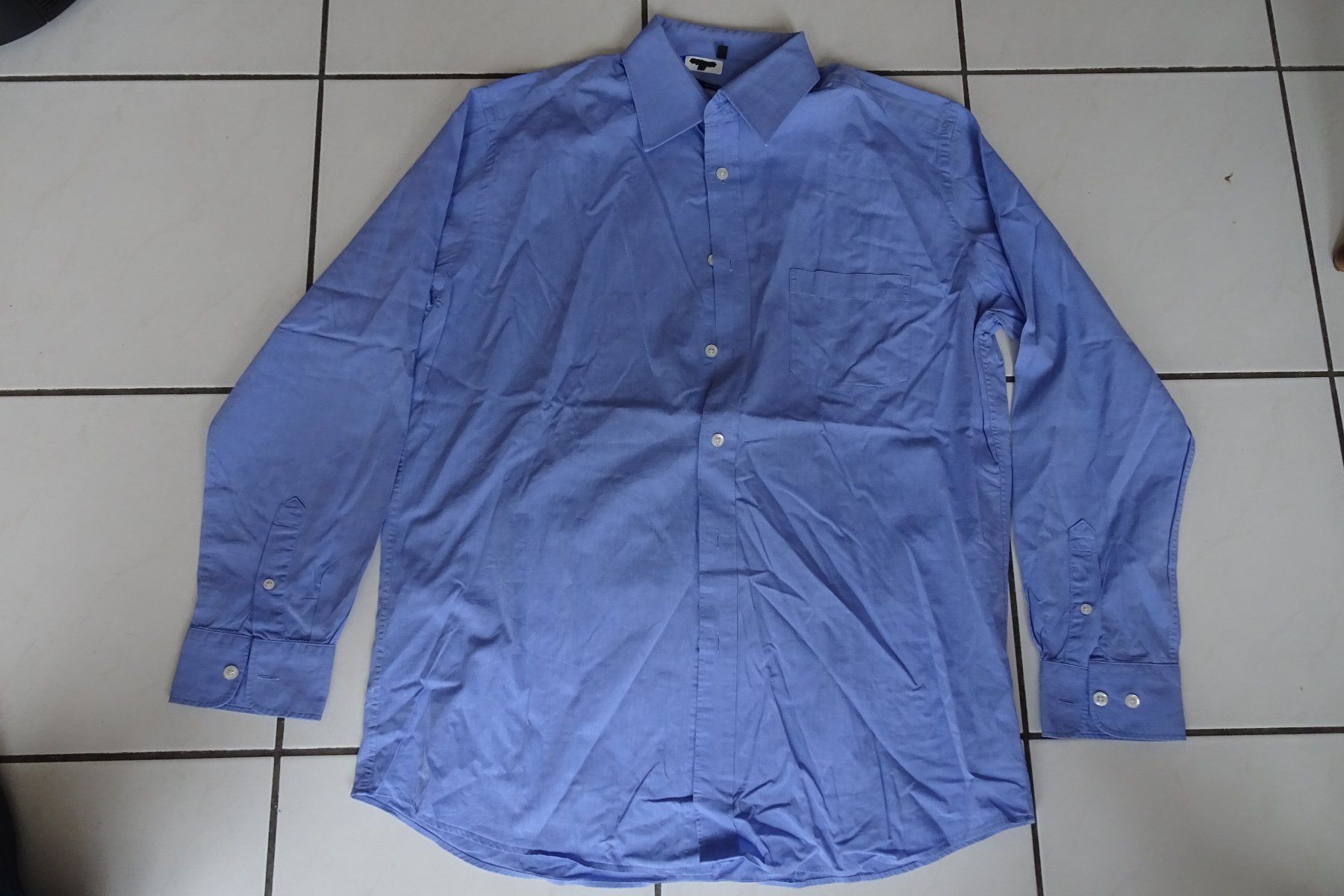 Chemises: Herren Hemd hellblau Gr. 41-42 – D'occasion à Strengelbach par schmetterling20