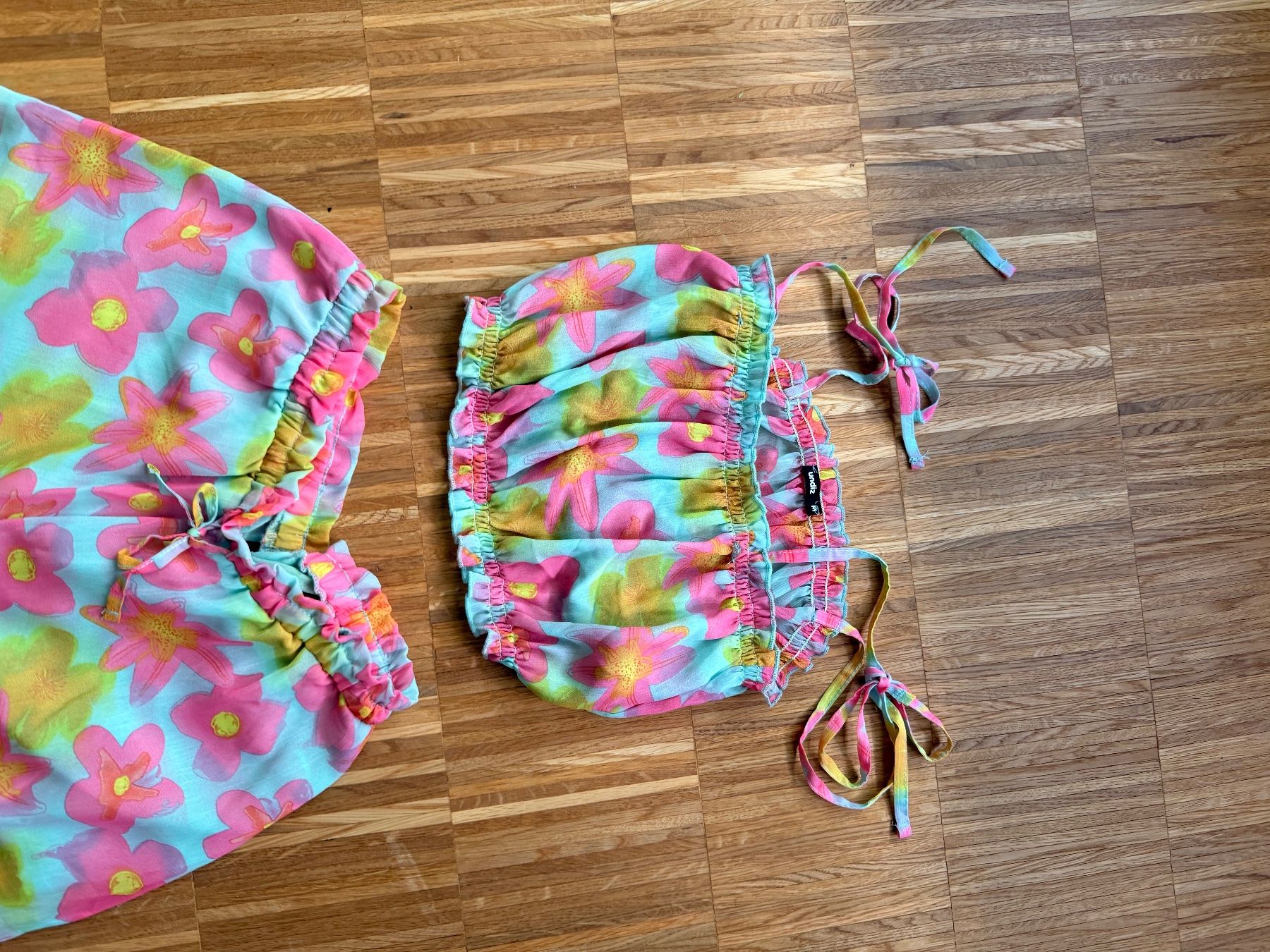 Lampade: Neu: Strandset mit Blumenmuster, Größe M. – Usato da Emmenbrücke venduto da Sarahbouf 1