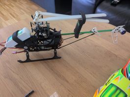 Blade SRX mit vielen Ersatzteilen gegen ein Sixpack
