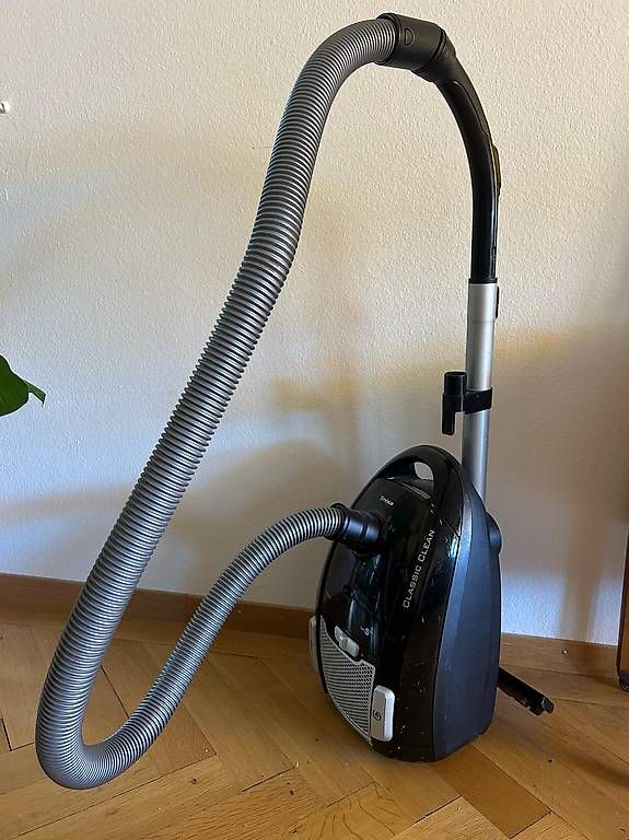 Aspirapolveri & Accessori: Staubsauger Trisa T6801 – Usato da Bern venduto da arm_zdt6