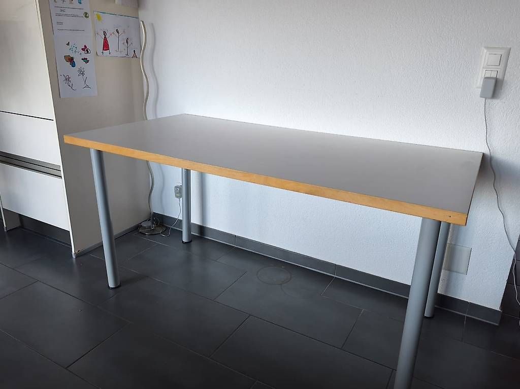 Schreibtische: Bureau / Table IKEA Vika Grevsta – Neu und originalverpackt aus Oron-la-Ville von hue_hh9f 3