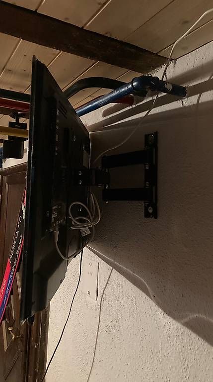 Fernseher: Fernseher – Gebraucht aus allschwil von and_y57b 1
