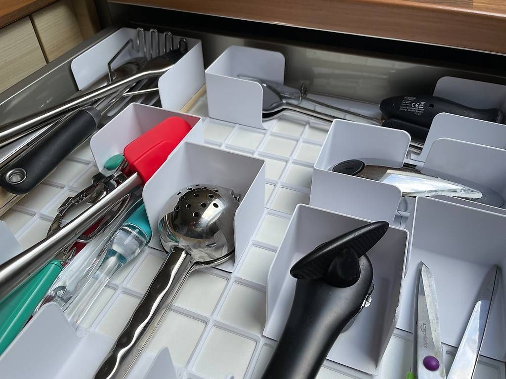 Cucine complete: Modulares Gridfinity Besteckset / Schubladen-Organizer – Usato da Unterseen venduto da Raff_e46 2