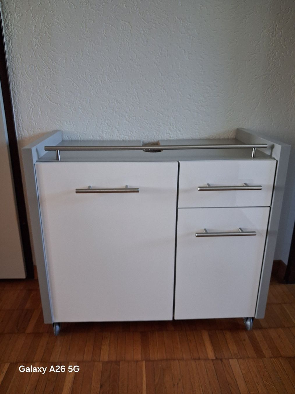 Mobili per bagno: Waschbeckenunterschrank auf Rollen – Usato da Schaffhausen venduto da figi62