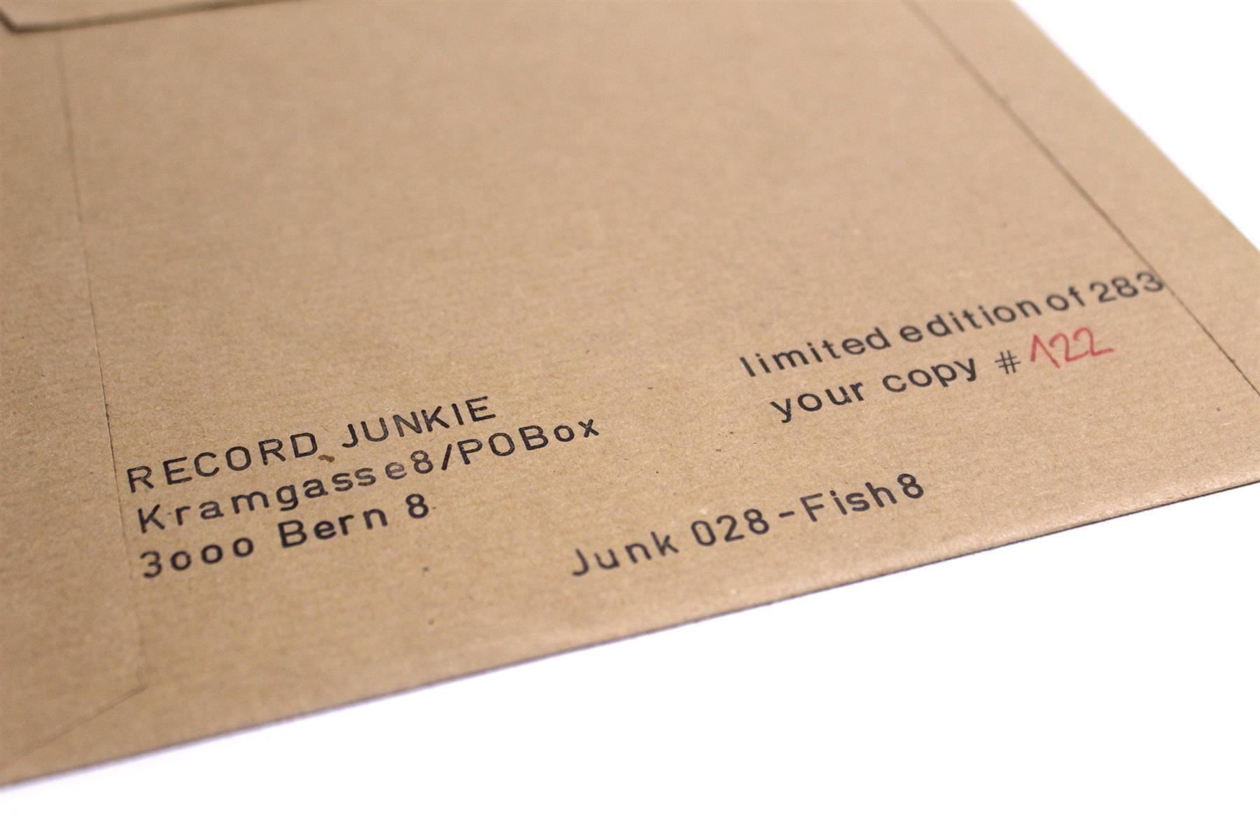 Kartons: DROWNING: First Fart – Gebraucht aus Bern von kultiges 2