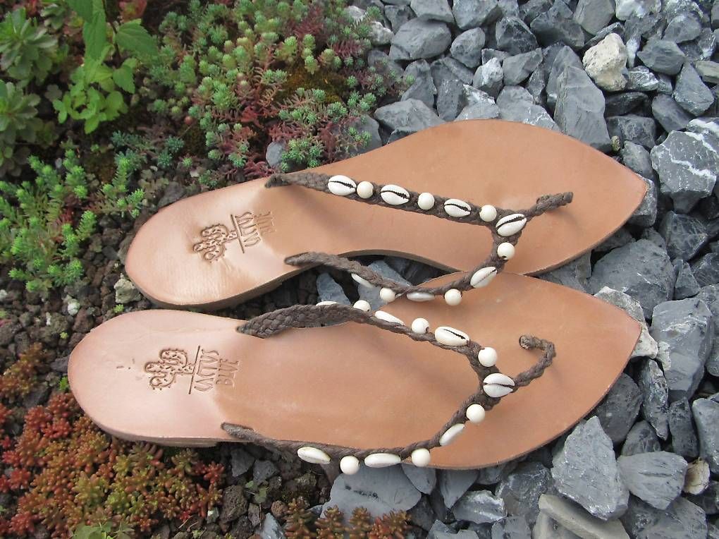 Damenschuhe: Sandalette mit Müscheli – Gebraucht aus Oberwil-Lieli von 2feelfree