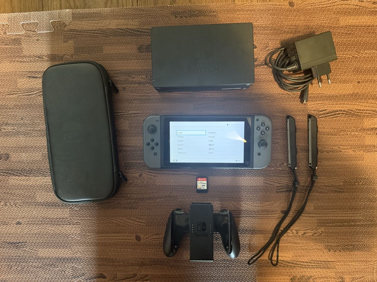 Nintendo Console: Nintendo Switch Gen 1 - Komplett Set, 128 GB microSD + Game – Usato da Ehrendingen venduto da sat_7f7r