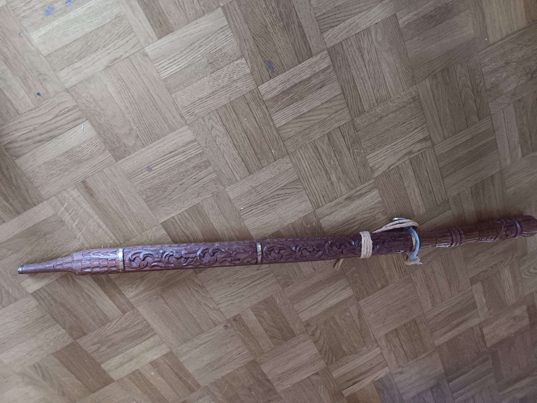 Altre raccolte & rarità: Deko. chinesischer Dolch mit Holzscheide, handgeschnitzt, – Usato da Binningen venduto da Hahexa 1