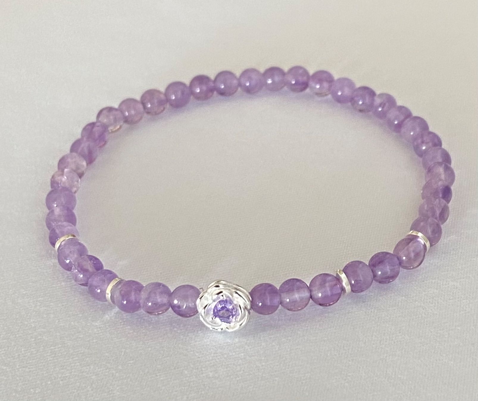 Armbänder & -reifen: Edelstein Armband Lavendel Amethyst mit Silber auf Mass – Neu und originalverpackt aus Zuzwil SG von Lemliskat 4