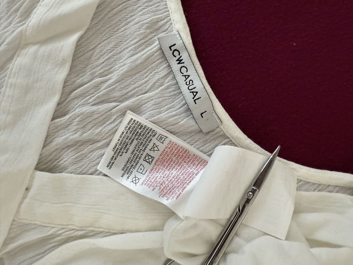 Kleider: Longue robe d’été blanche – Neu (gemäss Beschreibung) aus Le Locle von tchanatakoua 8