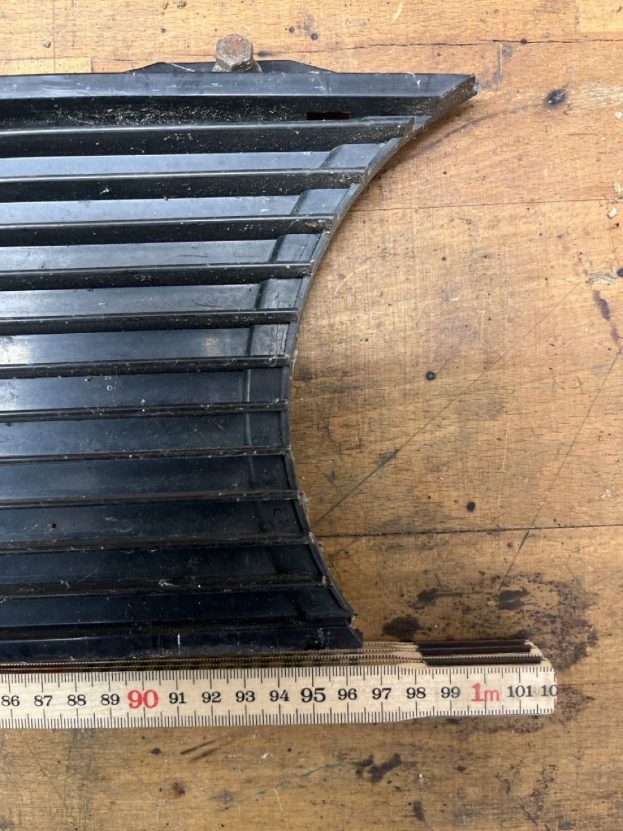 Volkswagen Alle Autoersatzteile: VW Golf I Kühlergrill – Gebraucht aus Dürrenäsch von lendsgi75 1