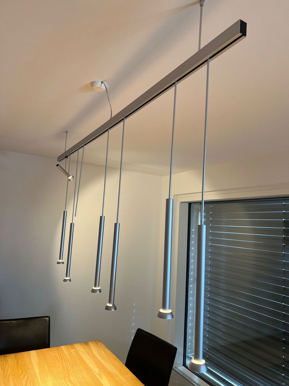 Baltensweiler Lampadari & plafoniere: Pendolino Hängeleuchtesystem von Baltensweiler – Usato da Uettligen venduto da Murijuli