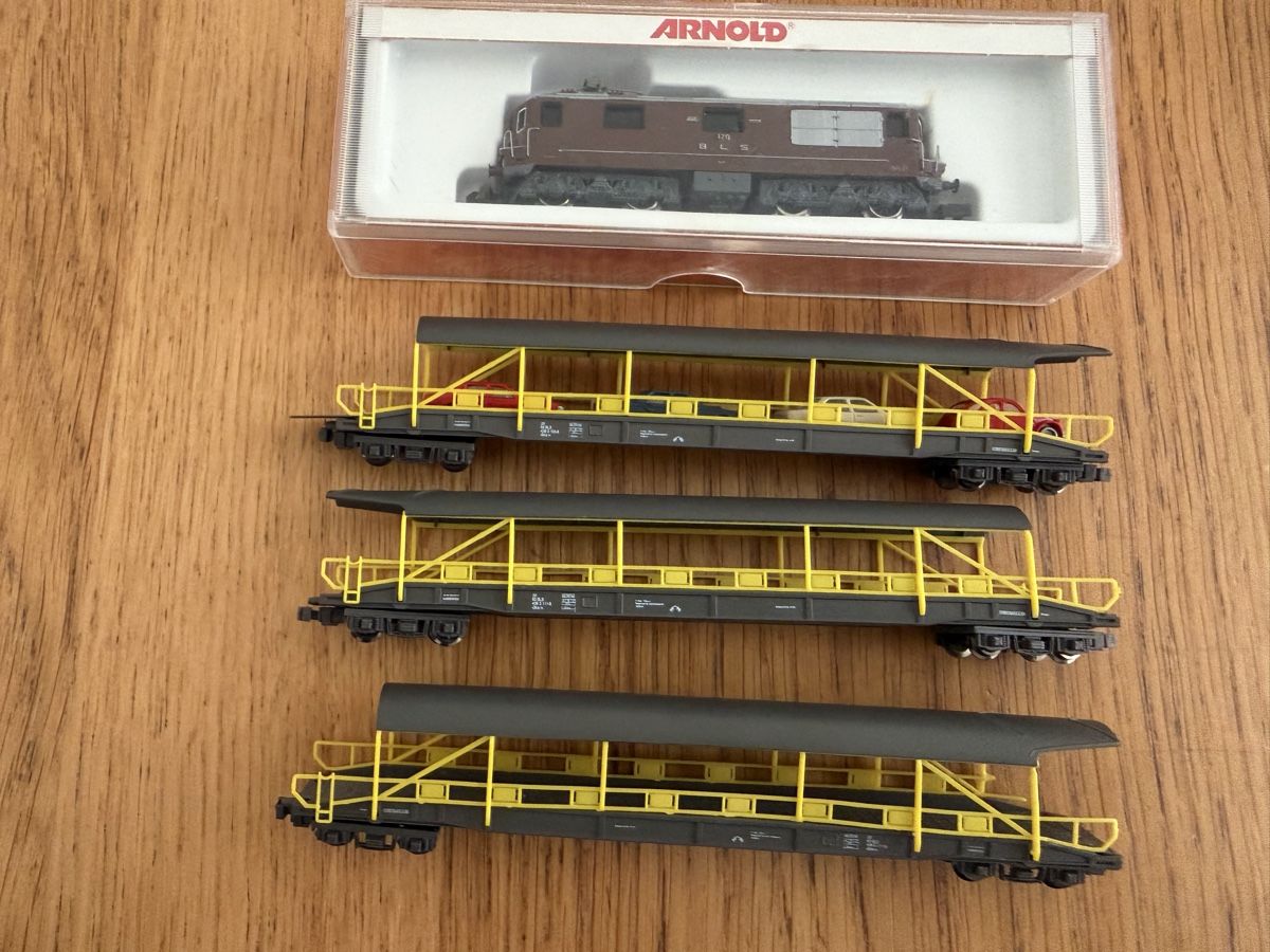 Arnold Modellini di ferrovie: Arnold E-Lok Re 4/4 BR 170 BLS + Wagen – Usato da Schaffhausen venduto da KellerJuerg