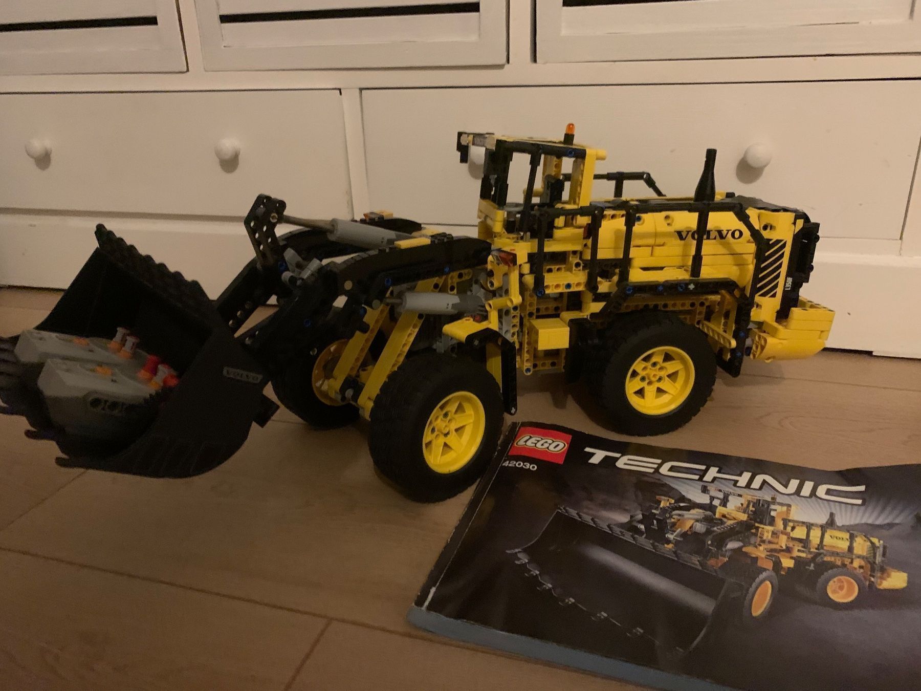 Lego Giocattoli: Lego Technic Volvo Radlader 42030 – Usato da Wegenstetten venduto da Sportcrispy 3