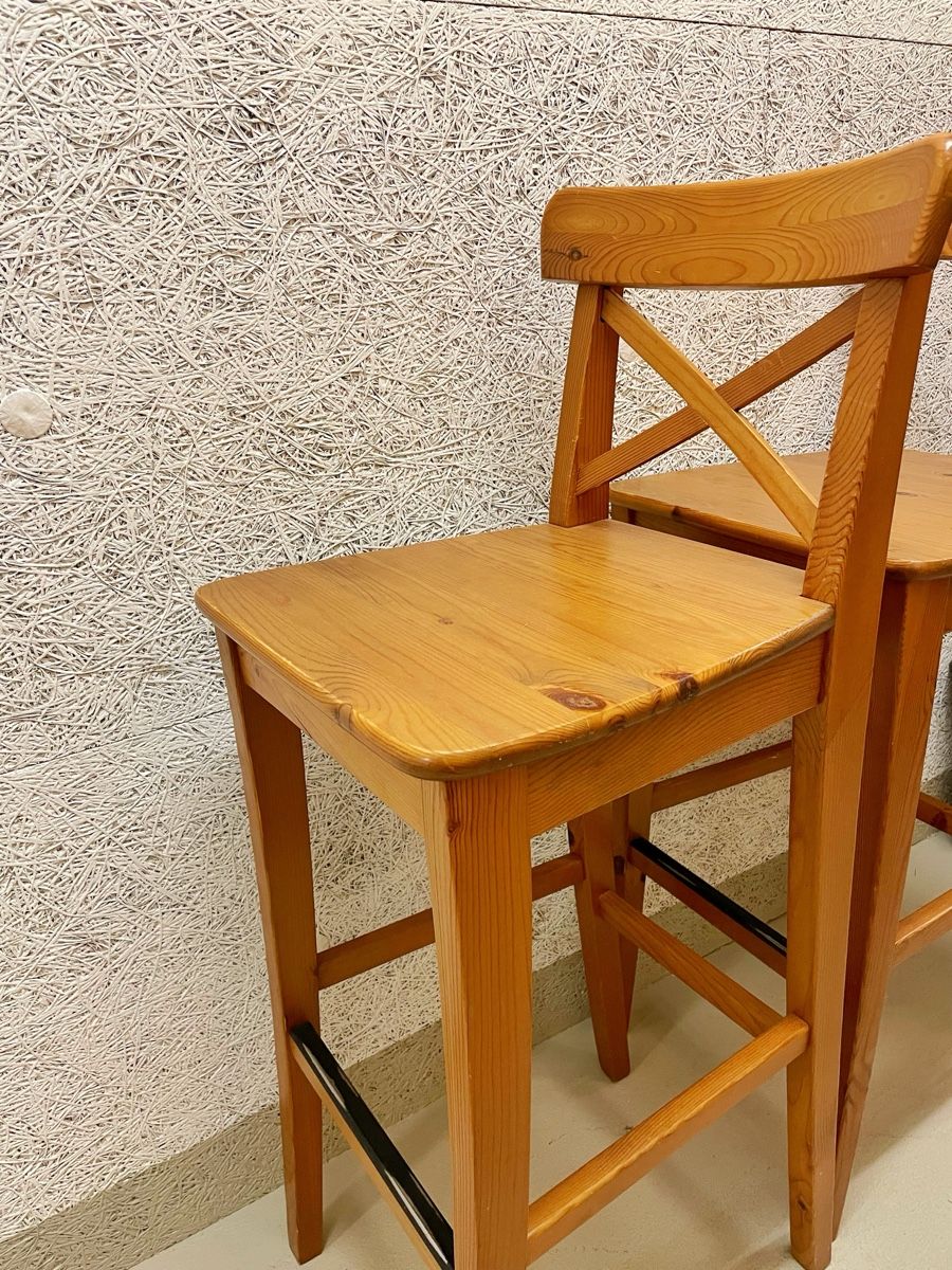 Hocker: Two Wooden Bar Stools – Gebraucht aus Glattpark(Opfikon) von fra_6n5b 2