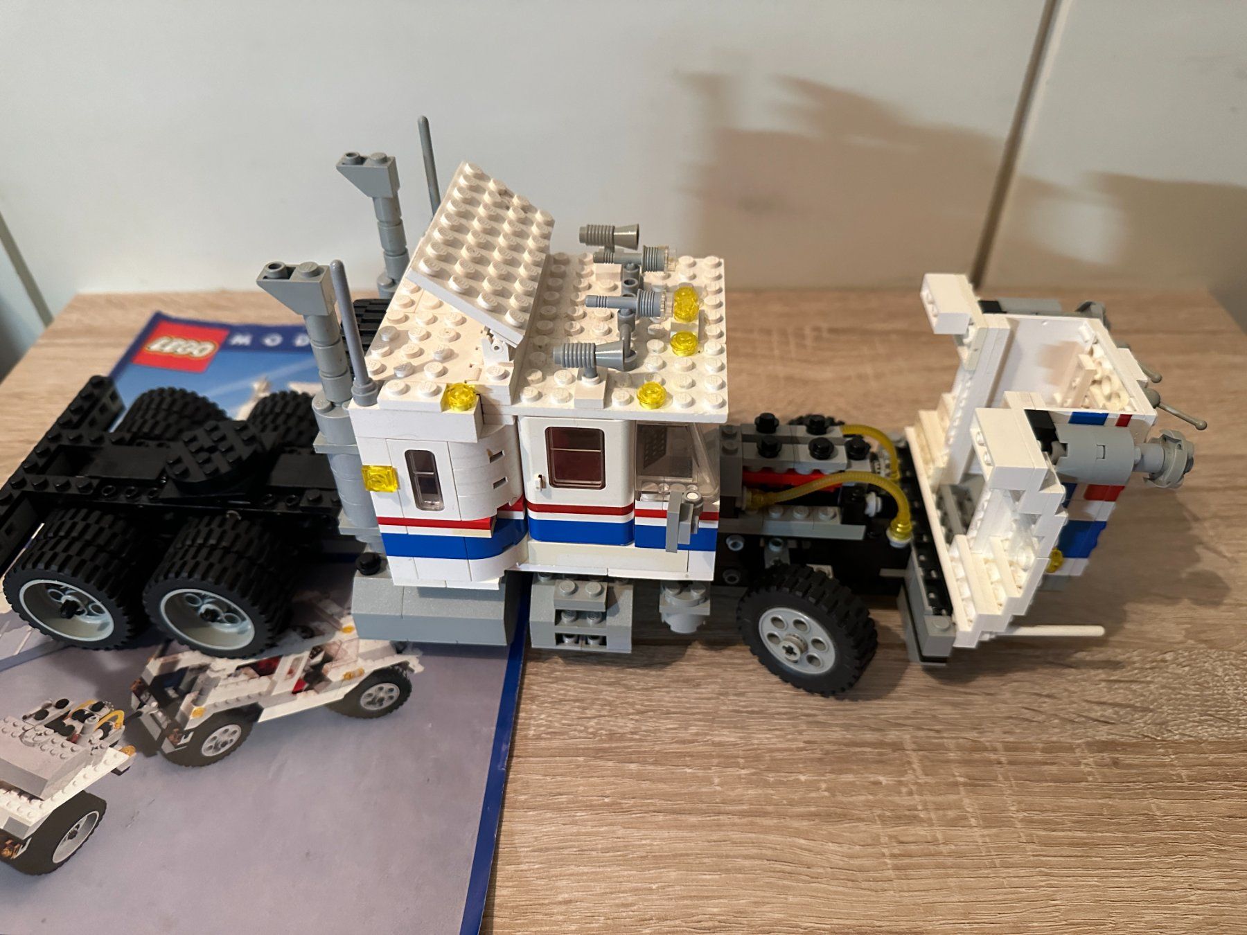 Lego Kit di costruzioni: LEGO 5580 Highway Rig – Usato da Basel venduto da Don-Angel 4