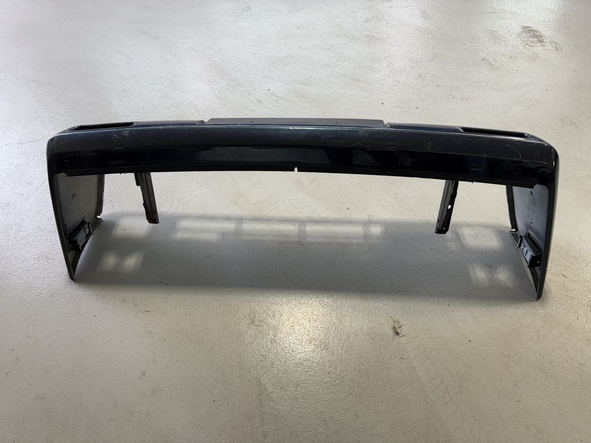 VW Tutti pezzi di ricambio auto: Original VW Golf Rallye Frontstossstange / Frontspoiler – Usato da Niederhasli venduto da Ajlina1212 3
