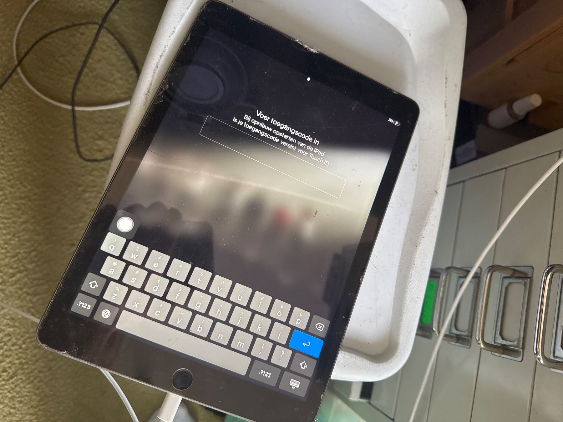 Apple Tablet PC: Ipad Air 2 - A1566 - icloude lock – Difettoso da Olten venduto da HoYa01 1