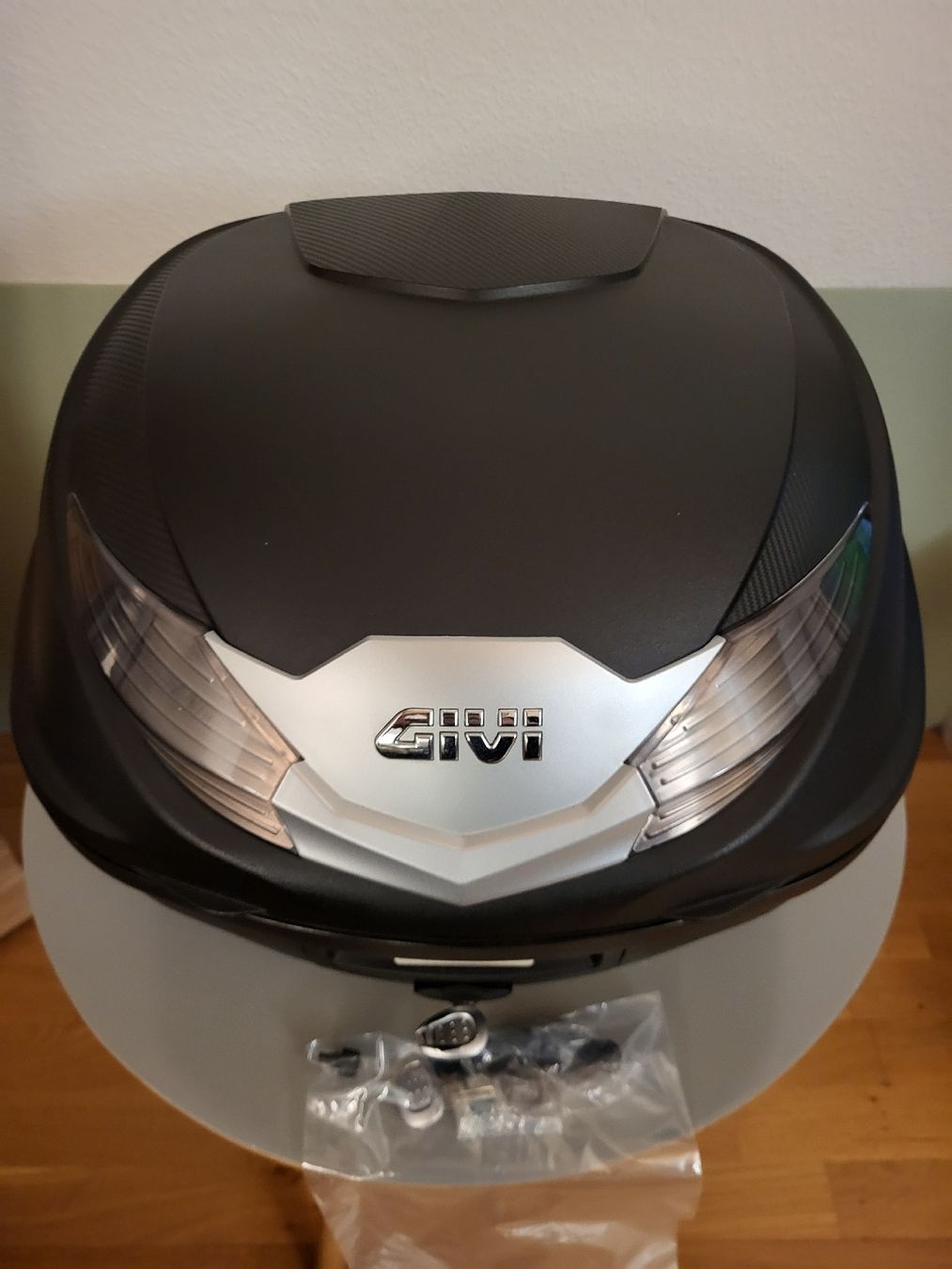 Givi Topcase: Givi Topcase 36 + Monolock-Platte M5M – Nuovo (secondo la descrizione) da Adliswil venduto da brt_87k8