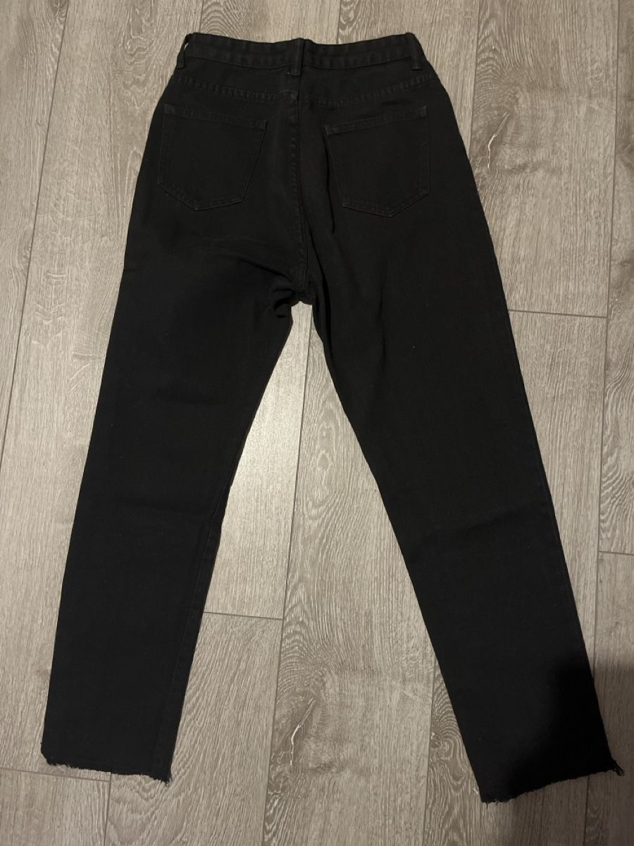 Shein Jeans: Jeans noir – Gebraucht aus Le Locle von Ophelhugy 1