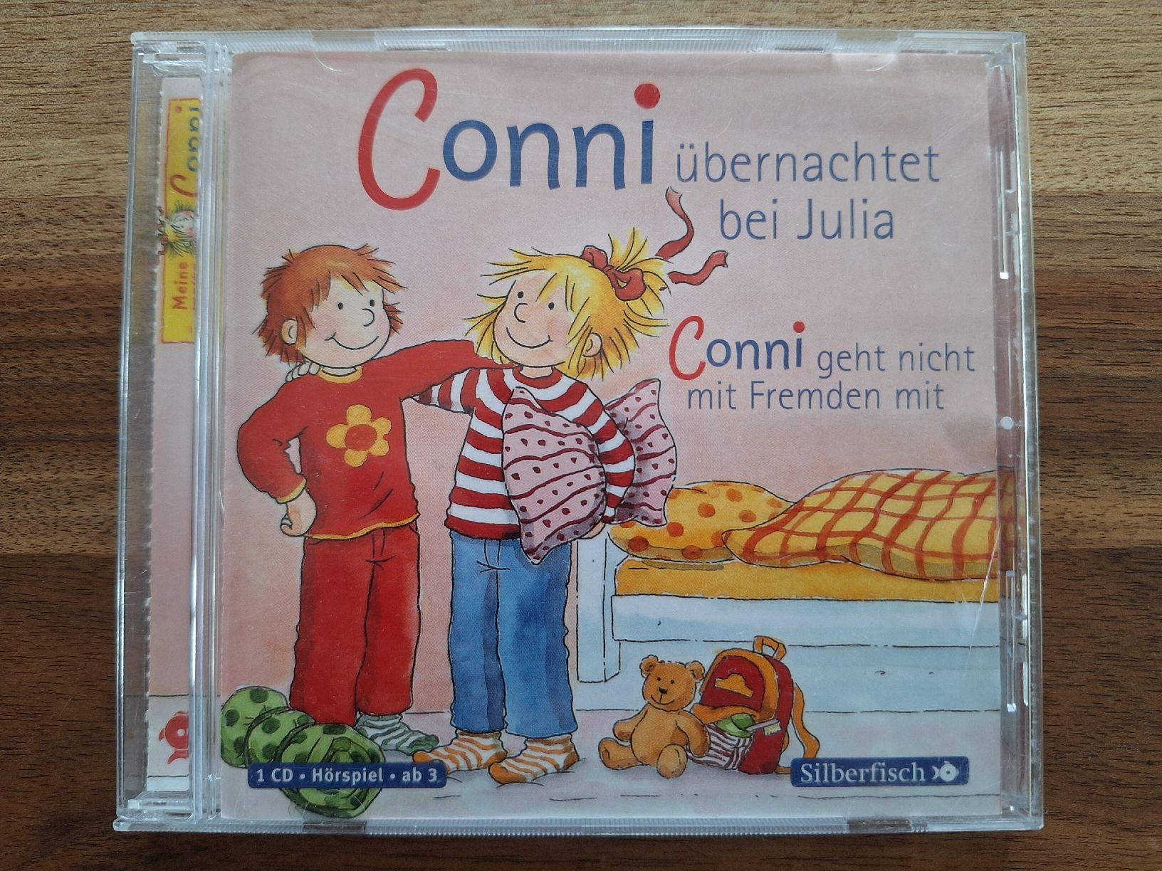 Hörbücher: Conni CD - Conni übernachtet bei Julia – Gebraucht aus Affeltrangen von Salz-Pfeffer