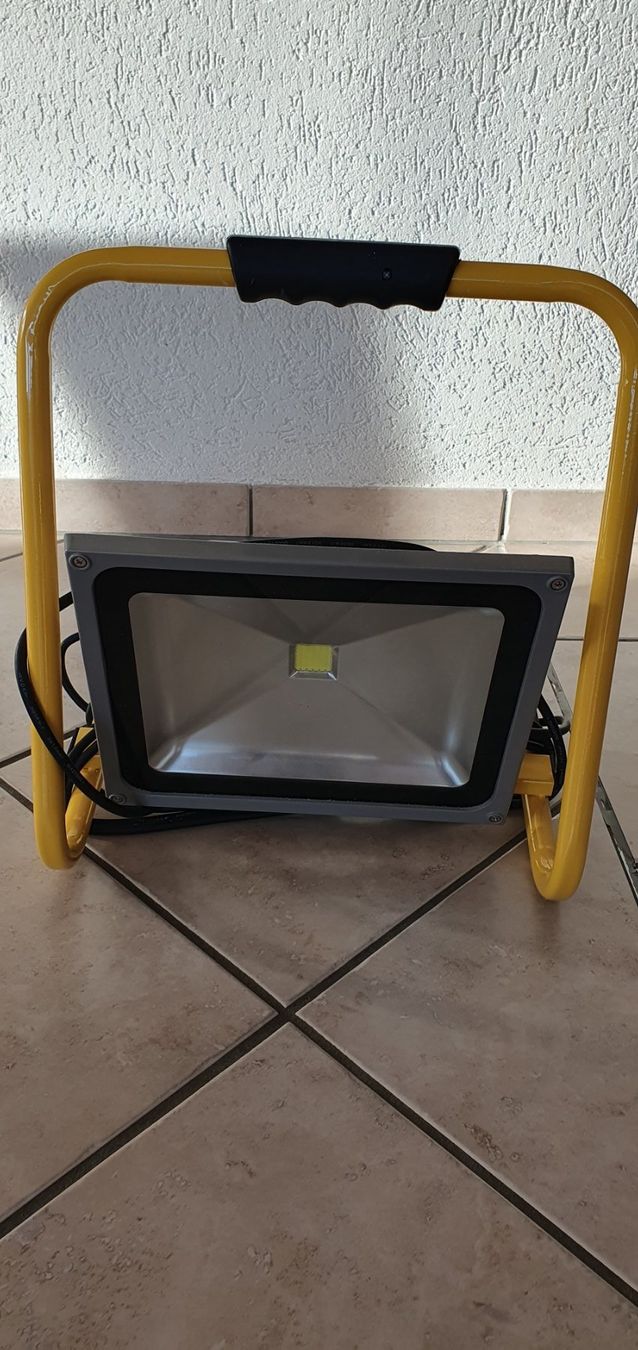 Lampen: Projecteur portable – Gebraucht aus Moutier von mar_7nrw