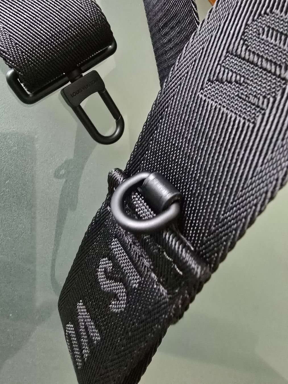Louis Vuitton Altro in  Abbigliamento & Accessori: Louis Vuitton Strap – Nuovo (secondo la descrizione) da wallisellen venduto da funkelsternchen5 5