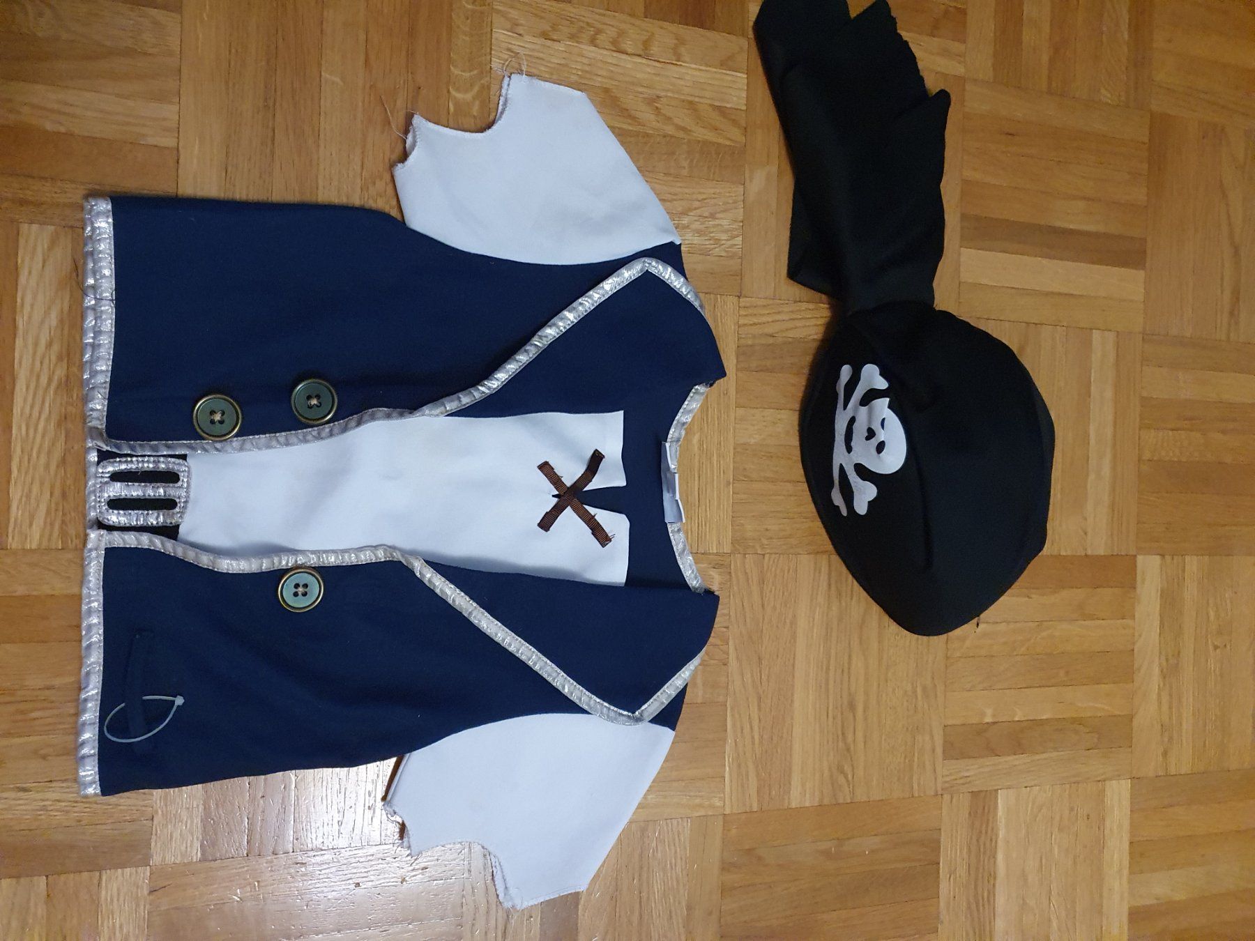 Costumi: Déguisement pirate – Usato da Prilly venduto da RoDyRe