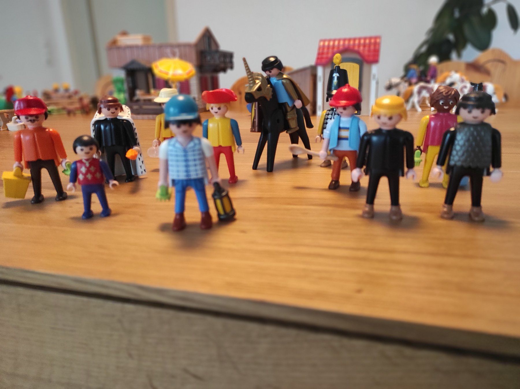Playmobil Spielzeuge: 12 verschiedene Playmobil Figuren – Gebraucht aus Fribourg von MargaritaVal 1