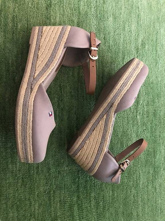 Damenschuhe: Sandali Tommy Hilfiger – Gebraucht aus Faido von _giulia_ 1