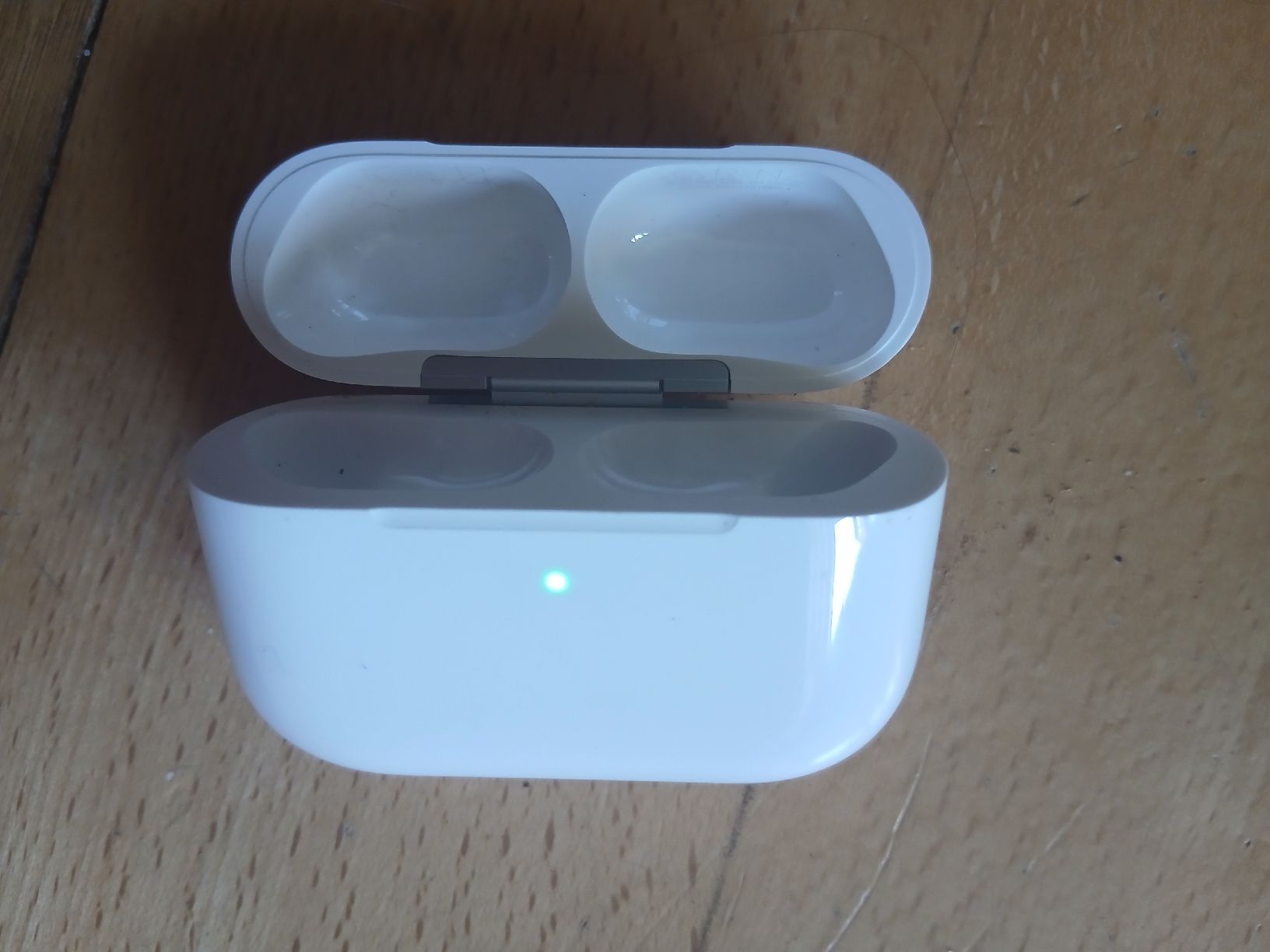 Apple Kopfhörer: Case: apple air pod 3 pro – Gebraucht aus Bern von est_8dg7 1