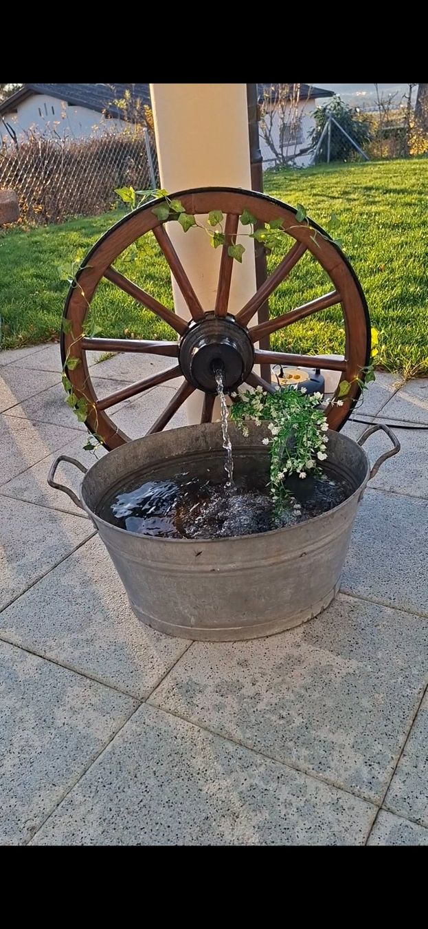 Stagni & Fontane ornamentali: Roue fontaine – Usato da Vicques venduto da Laffaire11