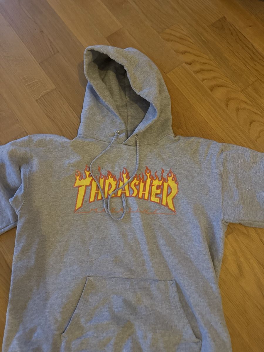 Pullover & Sweatshirts: Thrasher Kapuzenpullover grau Grösse S/M – Gebraucht aus Kradolf von ij5 1