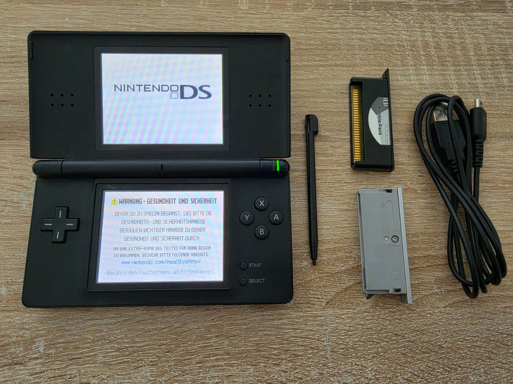 Nintendo Console: Nintendo DS lite in schwarz – Usato da Sempach venduto da Knuckles17
