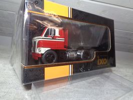 Ixo 1:43 LKW Camion International Harvester avec vitrine